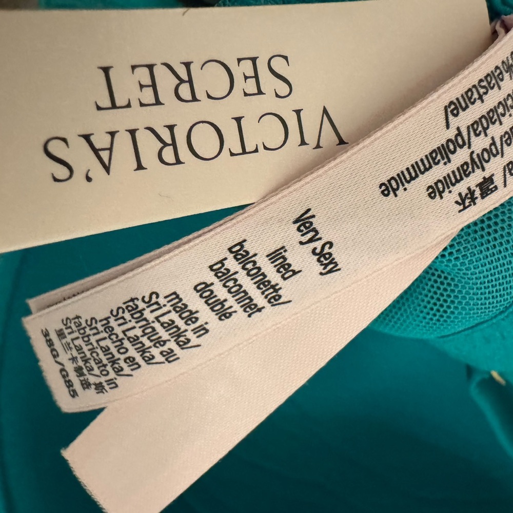 Victoria's Secret Green Underwire Bra - Picture 5 of 5